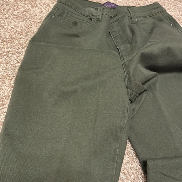 Gloria Vanderbilt Forest Green Amanda Jeans Sz 10 Women Pressed and Ready to Go - Picture 5 of 8